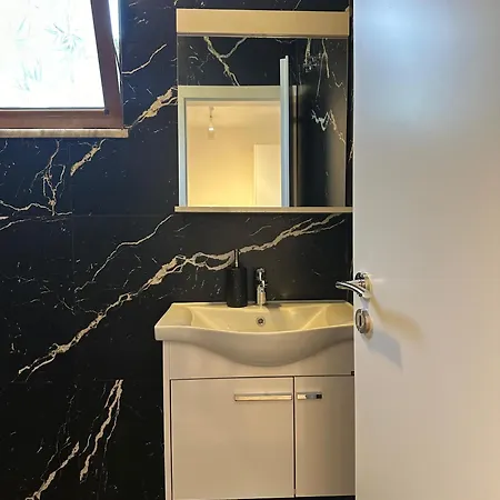 Freya's Bed & Breakfast Durrës